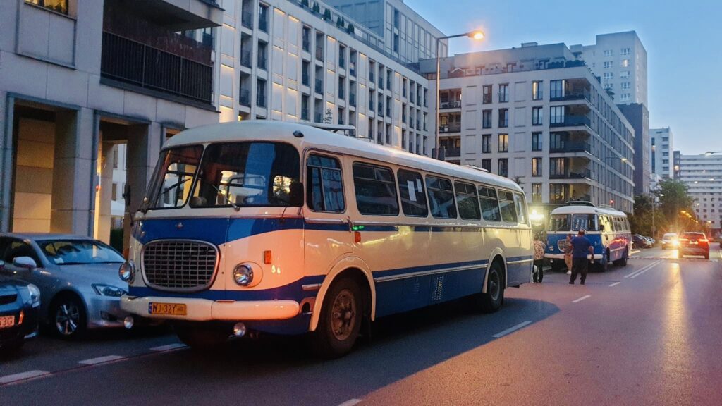 Zapraszamy na wieczorną wycieczkę retro autobusami!